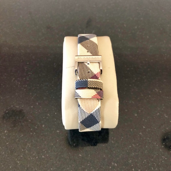 Women\'s Burberry Watch main image 5